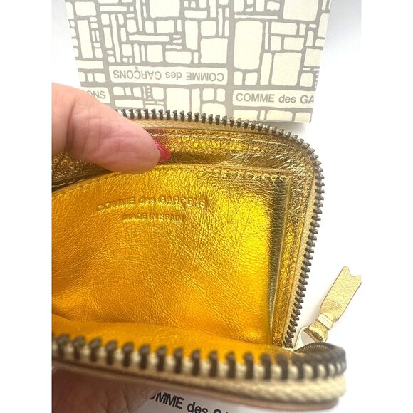 Comme Des Garçons Gold Leather Zip Wallet - Picture 2 of 6